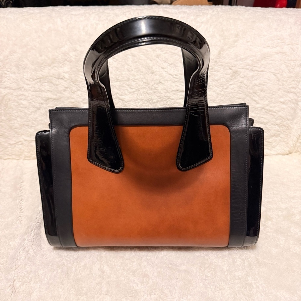 Bally Black and Tan Shoulder Bag - Picture 4 of 16